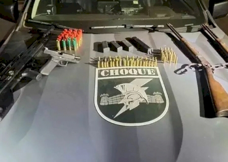 Motorista de MS que exigiu sexo de passageira foi preso com arsenal de R$ 30 mil>